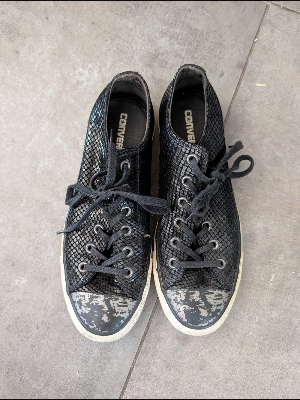 Converse Women’s Black Snake-Texture Low Top Sneakers Size 9.5